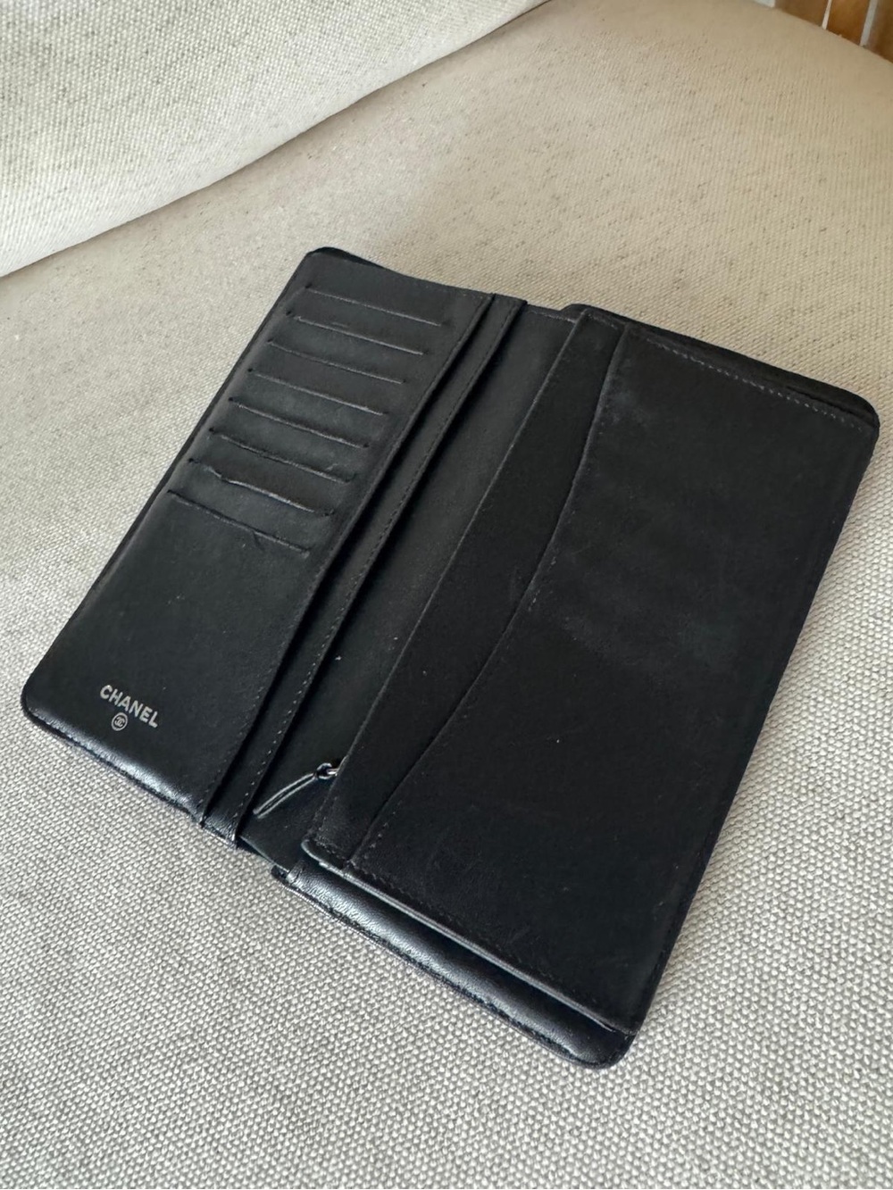 Authentic Chanel Classic Quilted Lambskin Bifold Flap Yen Black Wallet-FLAWED - Picture 8 of 17
